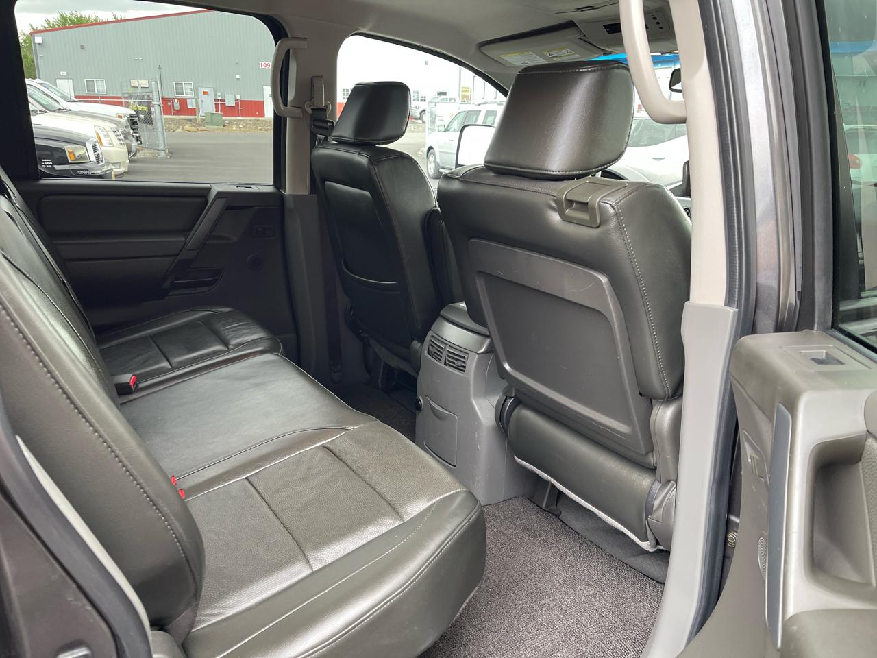 Nissan Titan LE Crew Cab 4WD 2007