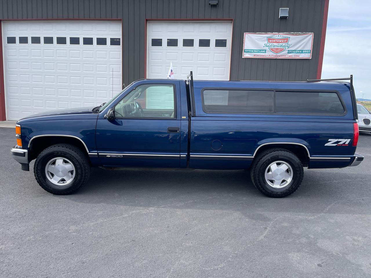 Chevrolet C/K 1500 Reg. Cab 8-ft. Bed 4WD 1998