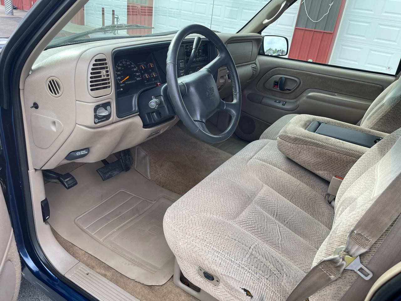 Chevrolet C/K 1500 Reg. Cab 8-ft. Bed 4WD 1998