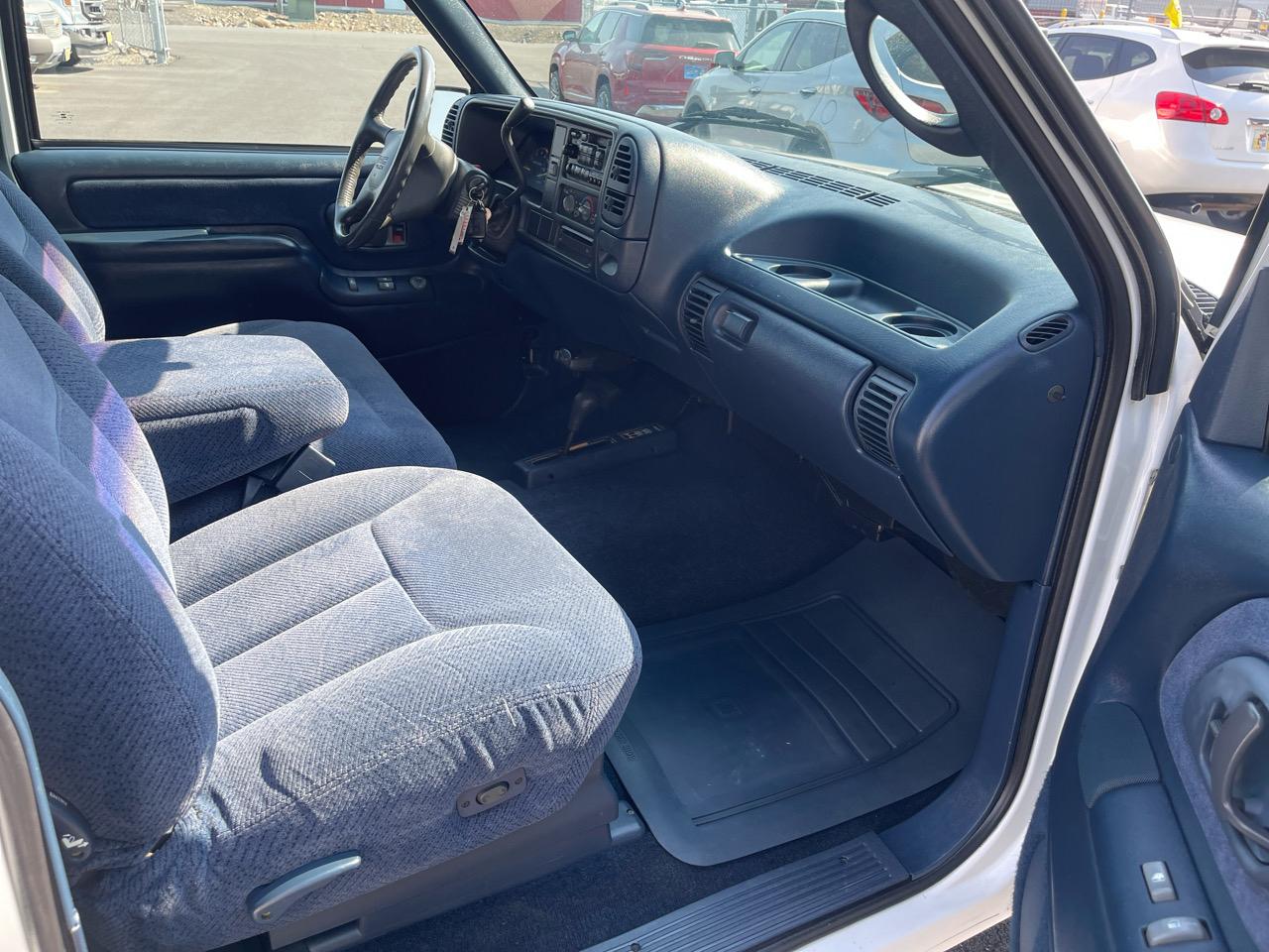 GMC Sierra C/K 2500 Club Coupe 8-ft. Bed 4WD 1995