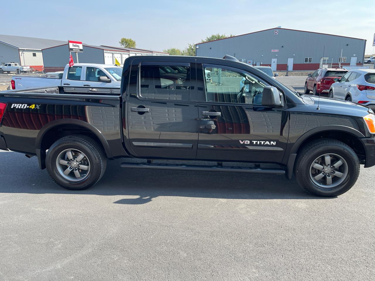 Nissan Titan PRO-4X Crew Cab 4WD SWB 2015