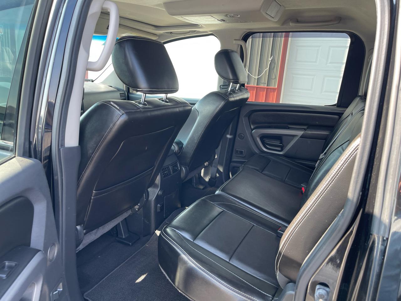Nissan Titan PRO-4X Crew Cab 4WD SWB 2015