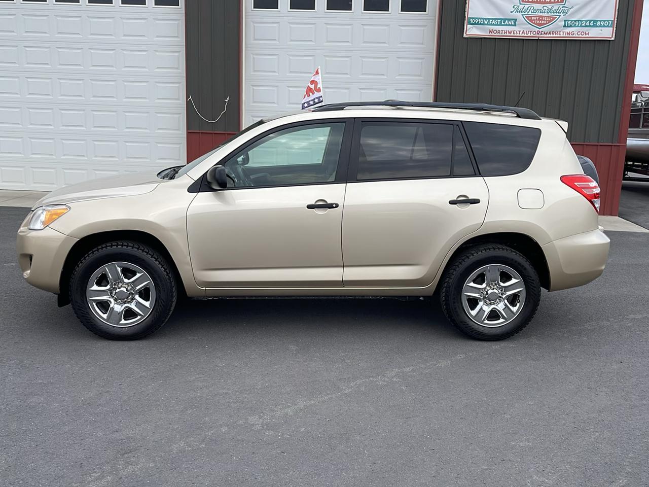 Toyota RAV4 Base I4 4WD 2011