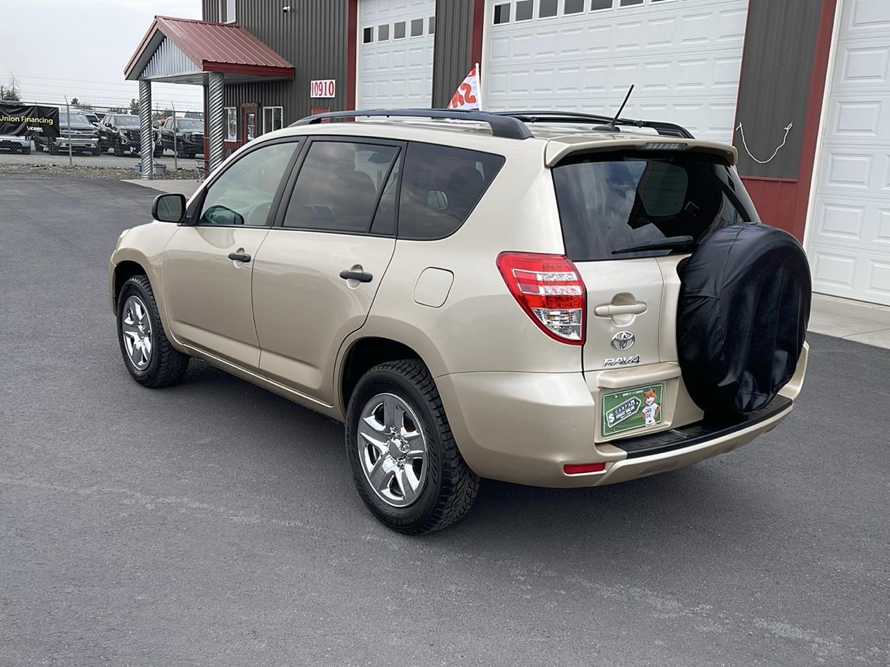 Toyota RAV4 Base I4 4WD 2011