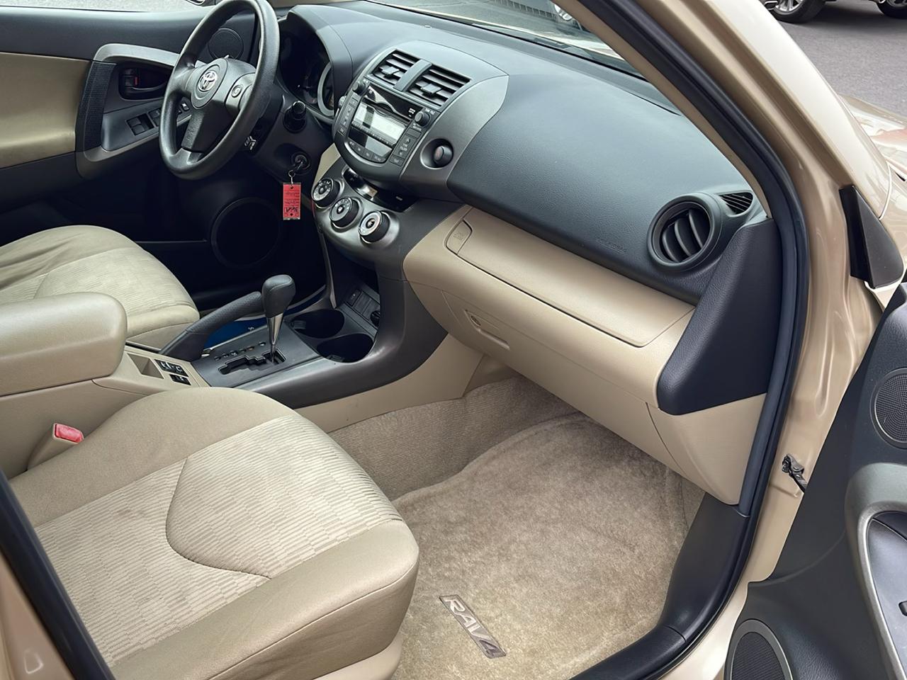 Toyota RAV4 Base I4 4WD 2011