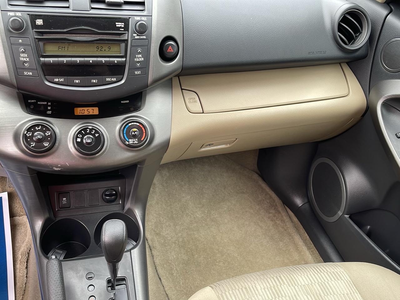 Toyota RAV4 Base I4 4WD 2011
