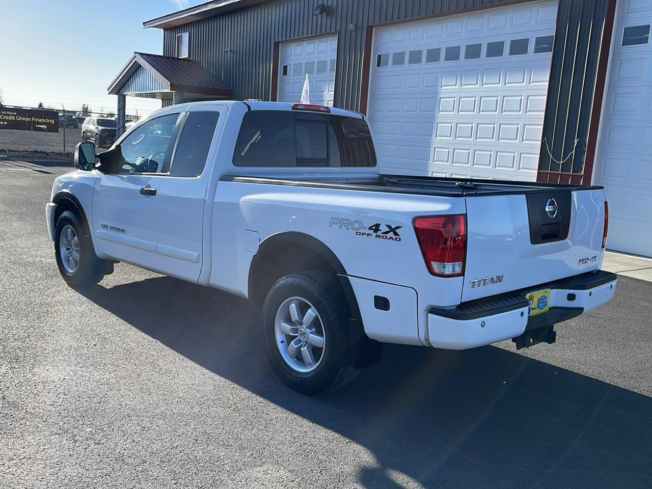 Nissan Titan PRO-4X King Cab 4WD SWB 2010