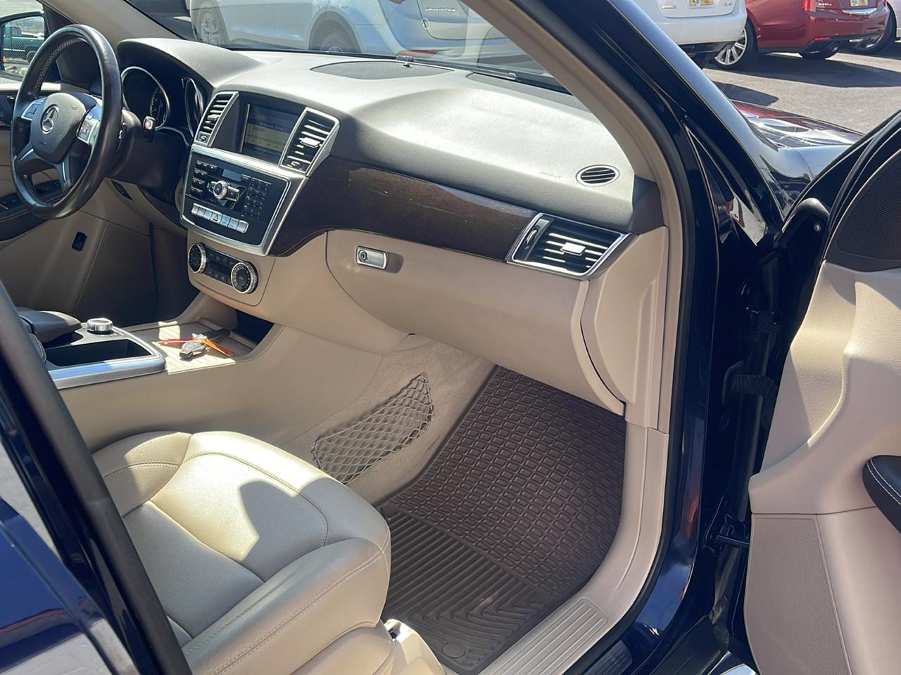 Mercedes-Benz M-Class ML350 BlueTEC 2012