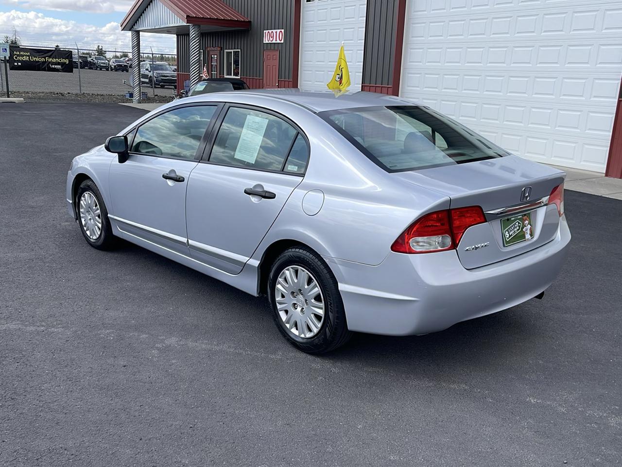 Honda Civic DX-VP Sedan 5-Speed MT 2009