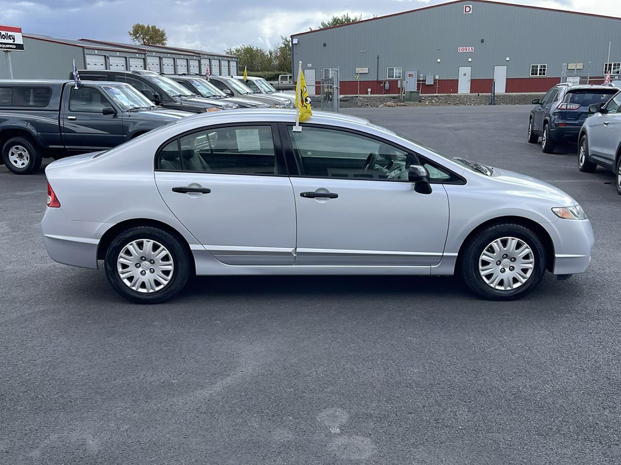 Honda Civic DX-VP Sedan 5-Speed MT 2009