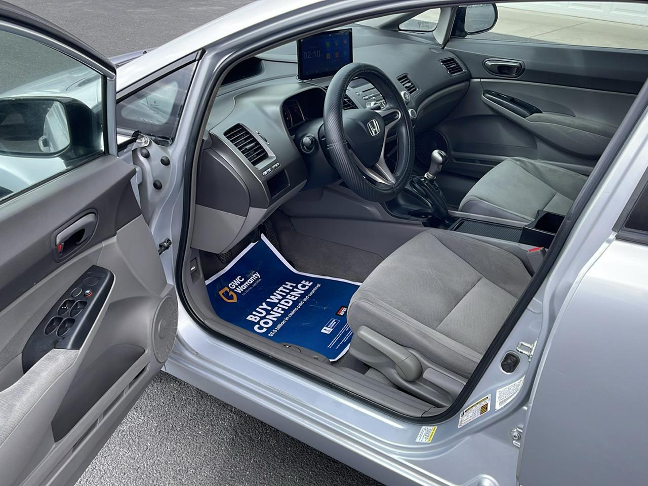 Honda Civic DX-VP Sedan 5-Speed MT 2009