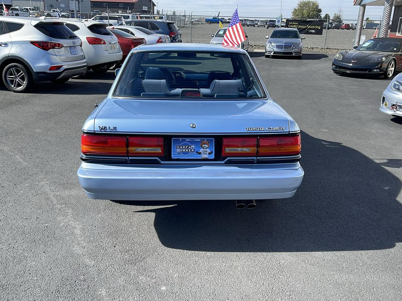 Toyota Camry LE V6 Sedan 1990