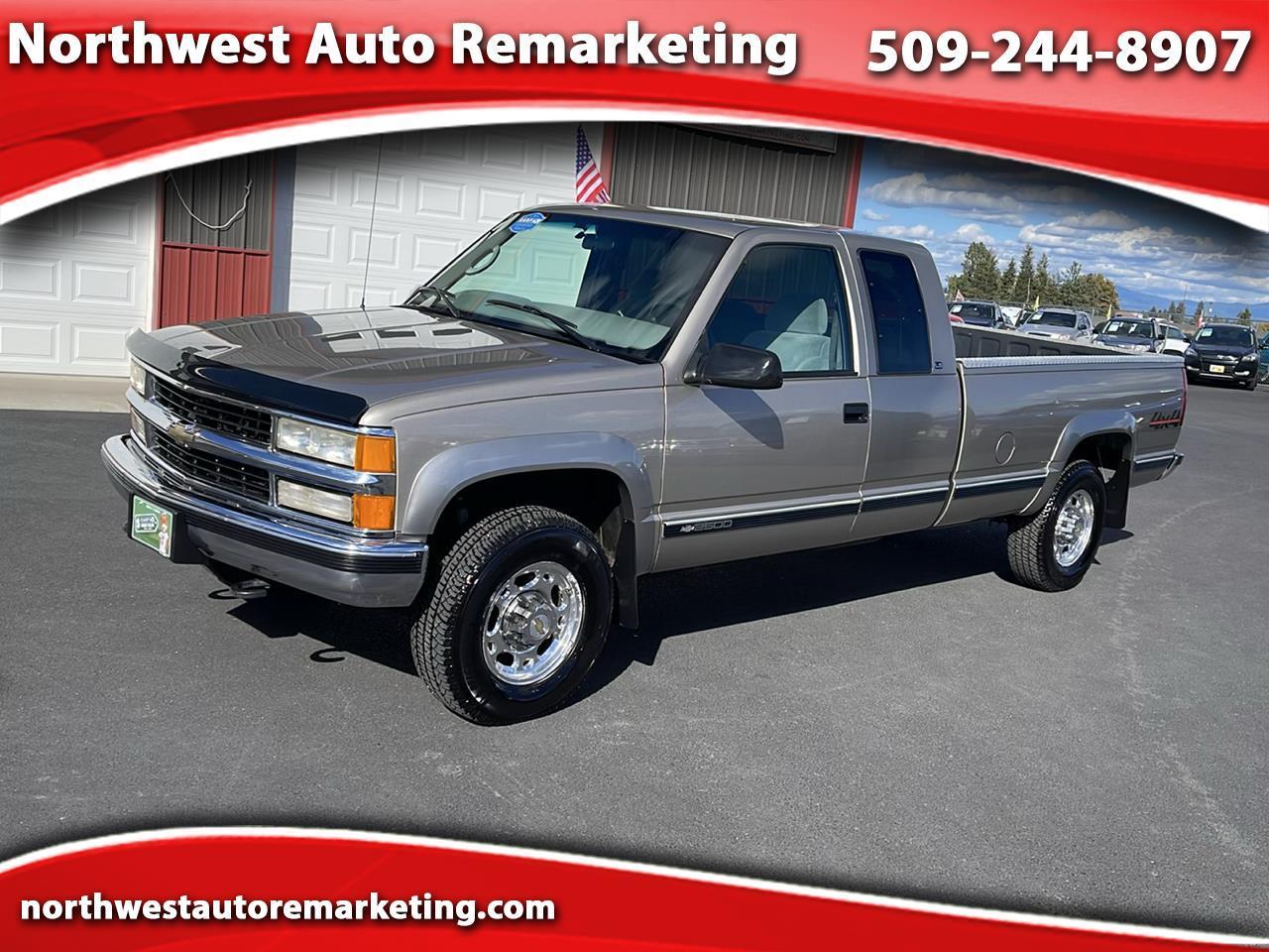 2000 Chevrolet C/K 2500 Ext. Cab Long Bed 4WD