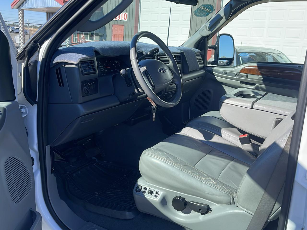 Ford F-350 SD Lariat Crew Cab Long Bed 4WD 2003