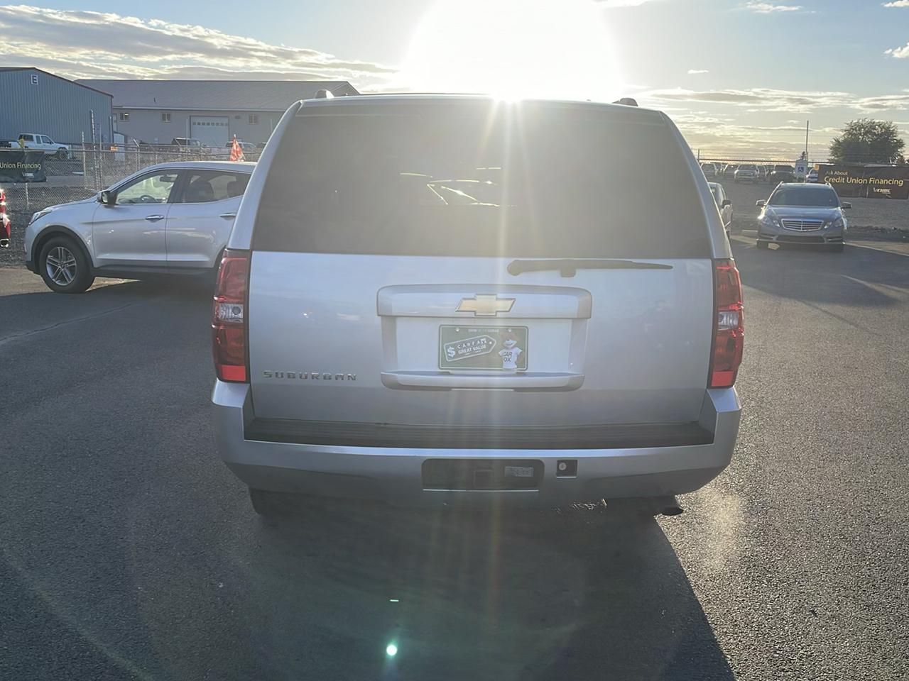 Chevrolet Suburban 4dr 2500 4WD LS 2011