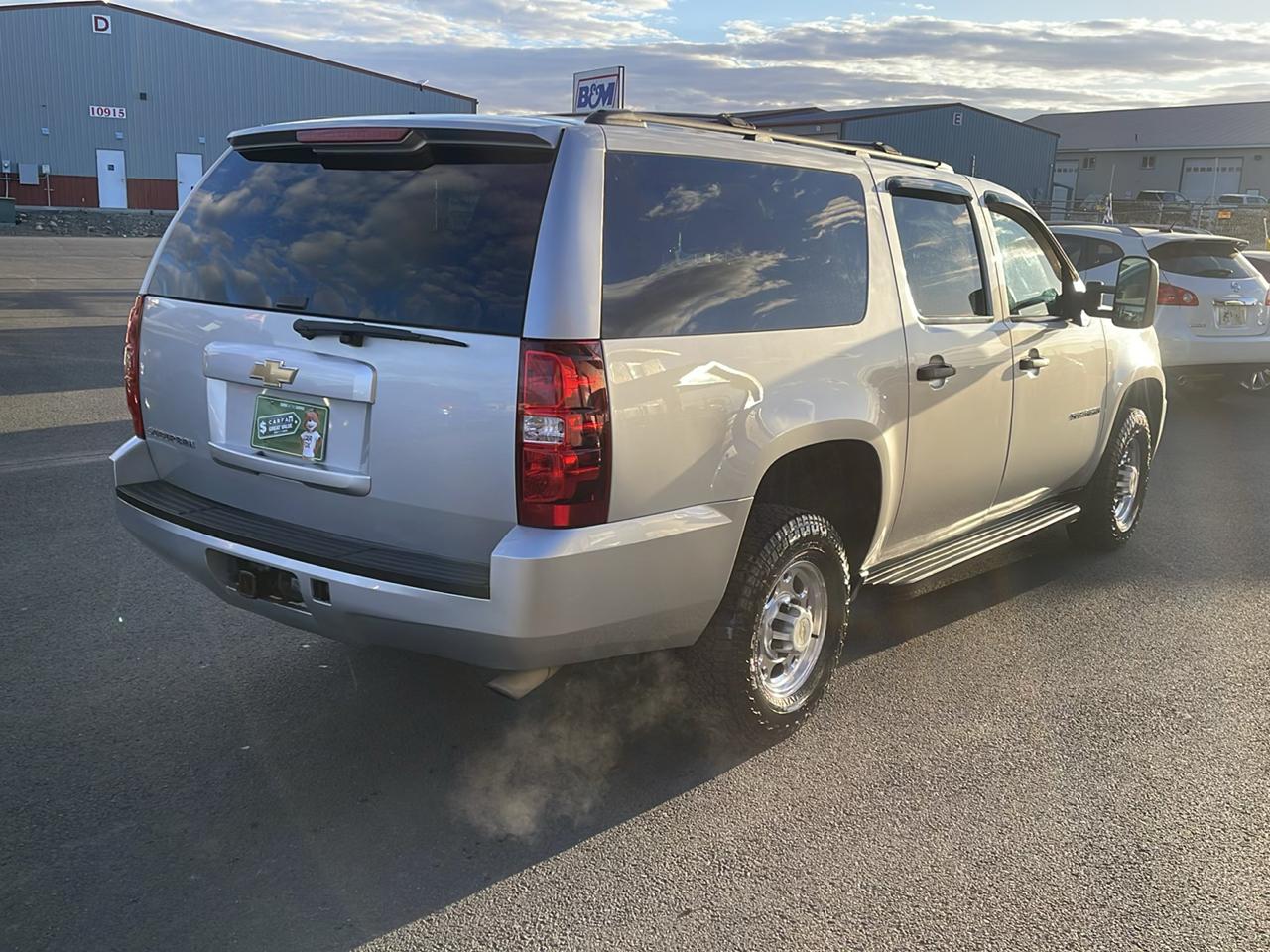 Chevrolet Suburban 4dr 2500 4WD LS 2011