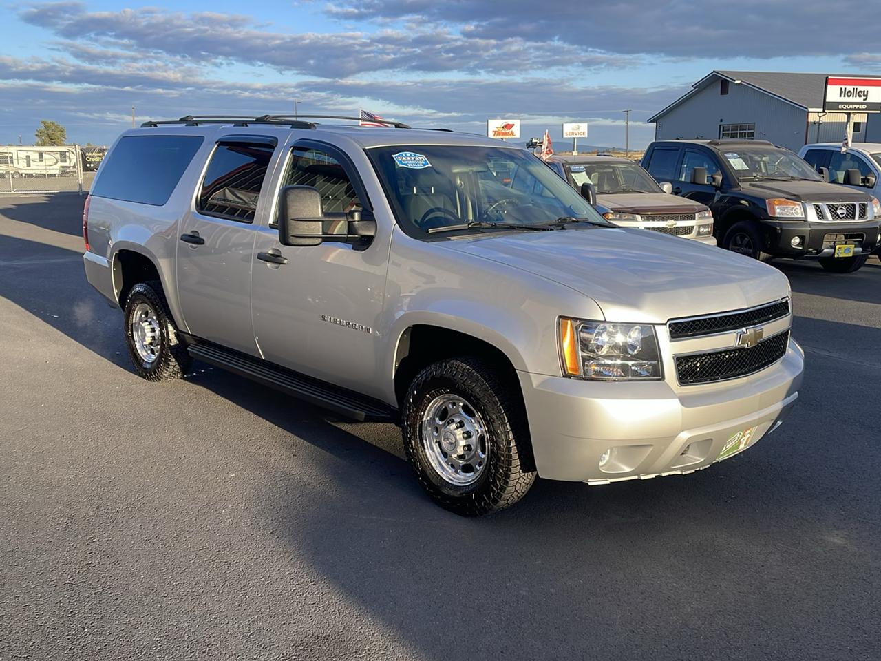 Chevrolet Suburban 4dr 2500 4WD LS 2011