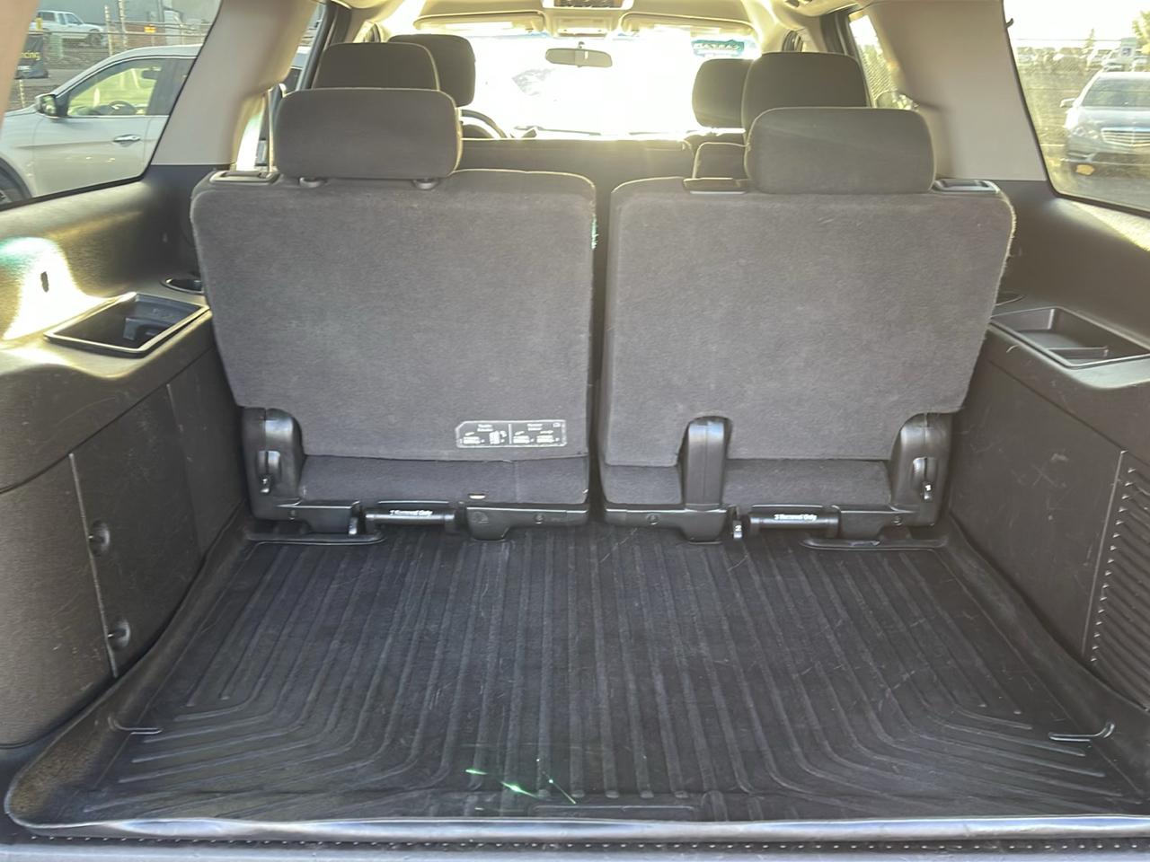 Chevrolet Suburban 4dr 2500 4WD LS 2011