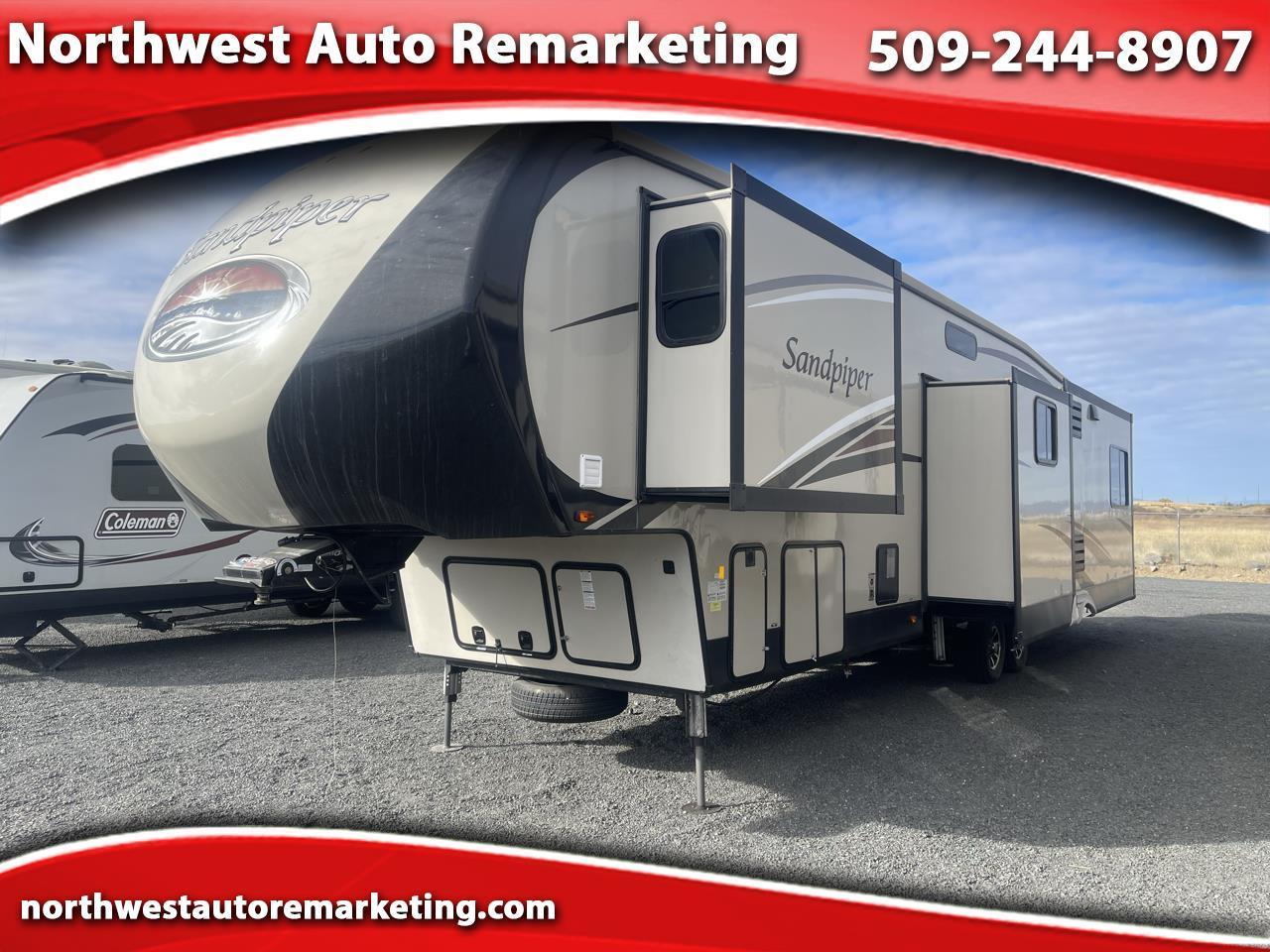 2017 Forest River Sandpiper M-372LOK