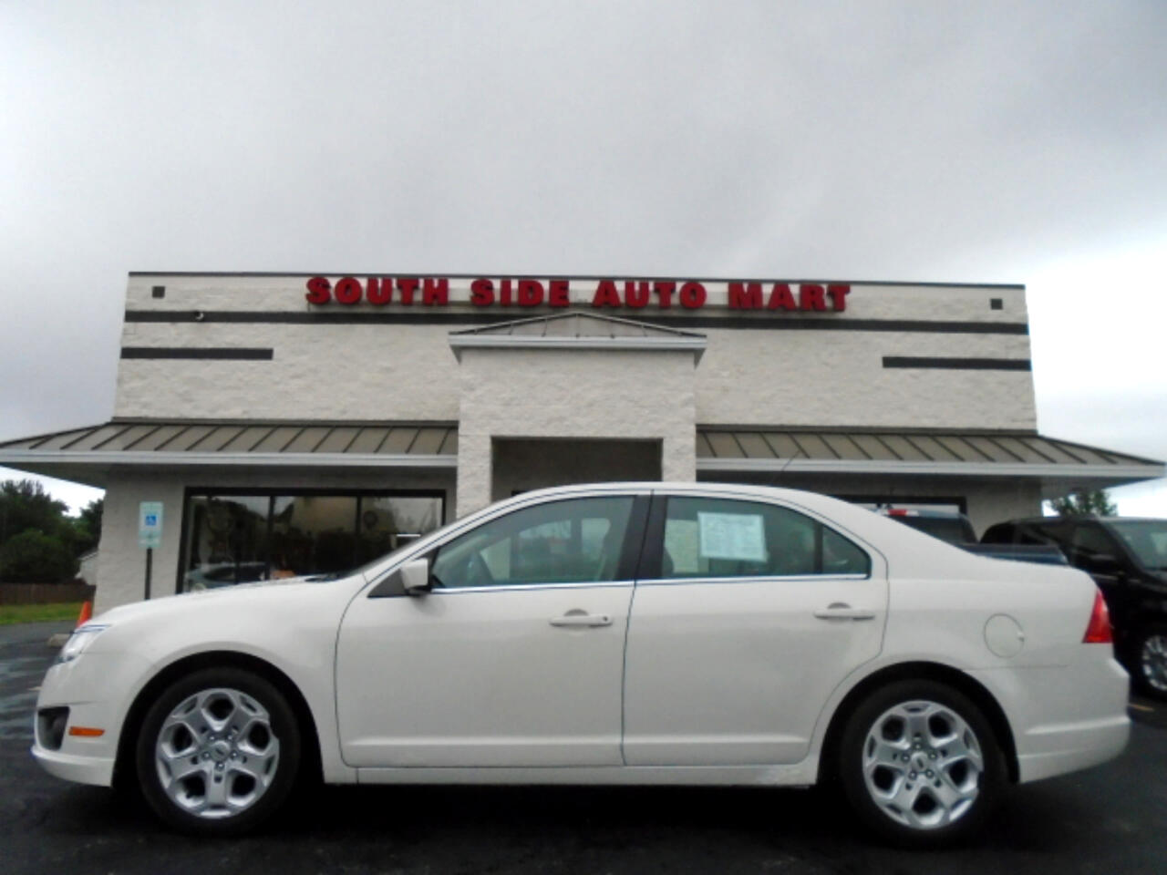 Ford Fusion I4 SE 2011