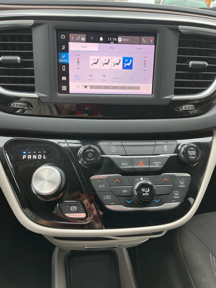 Chrysler Voyager LX 2022