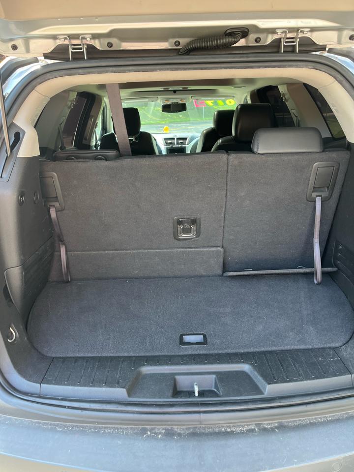 Chevrolet Traverse 2LT AWD 2011