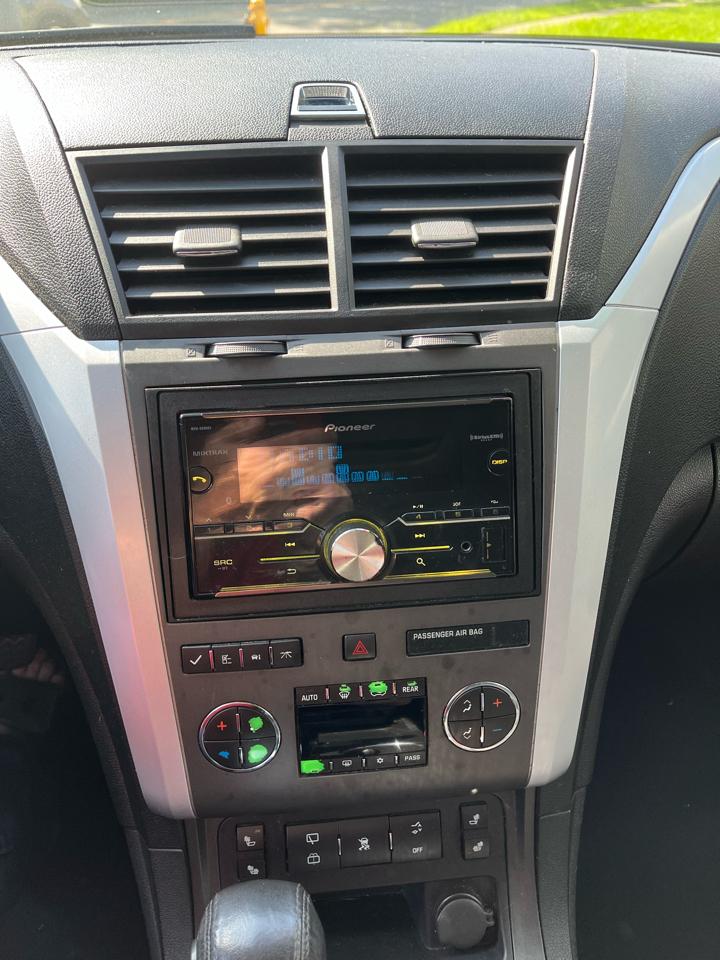 Chevrolet Traverse 2LT AWD 2011