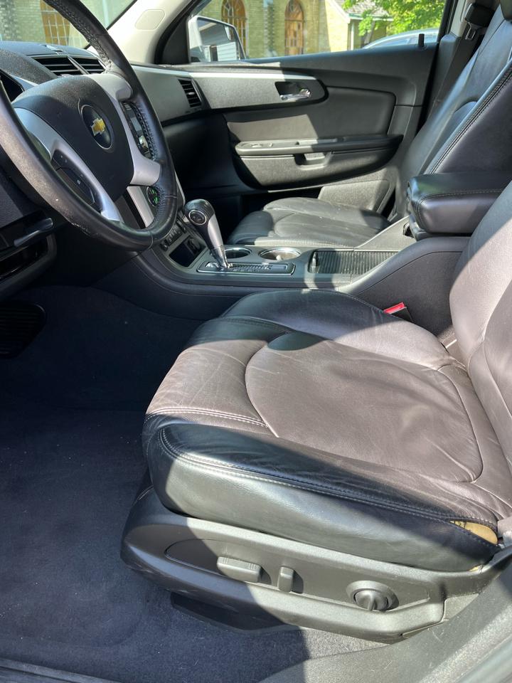 Chevrolet Traverse 2LT AWD 2011