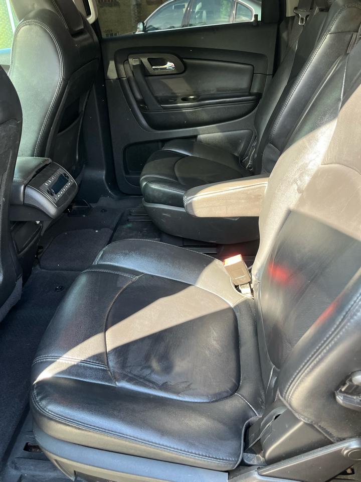 Chevrolet Traverse 2LT AWD 2011