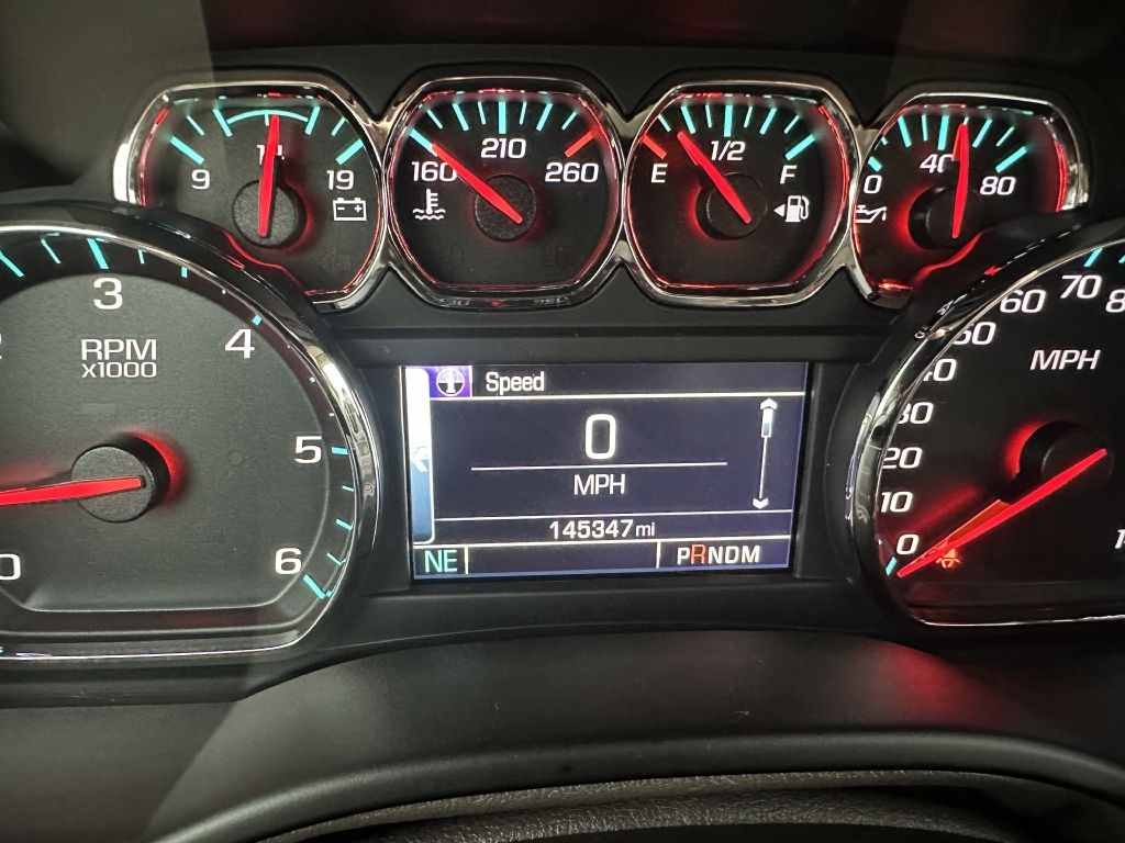 Chevrolet Suburban 4WD 4dr 1500 LT 2016