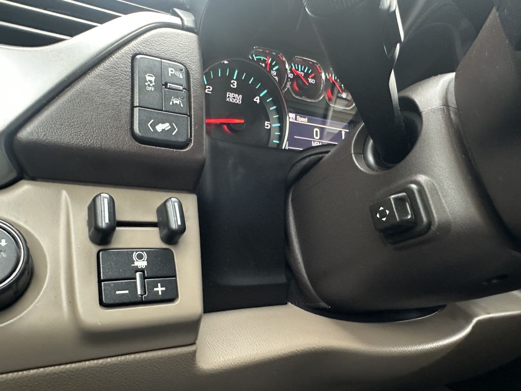 Chevrolet Suburban 4WD 4dr 1500 LT 2016