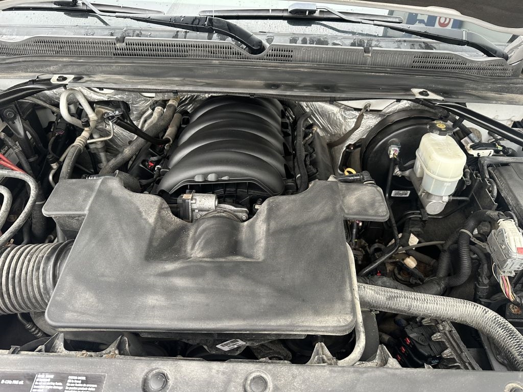 Chevrolet Suburban 4WD 4dr 1500 LT 2016