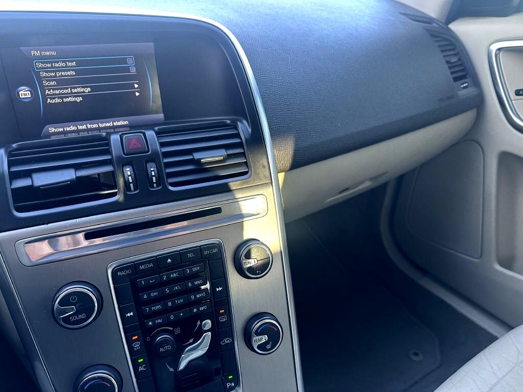 Volvo XC60 4dr 3.2L 2012