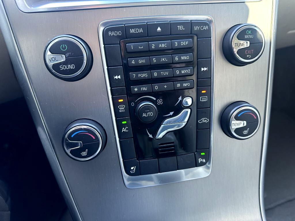 Volvo XC60 4dr 3.2L 2012