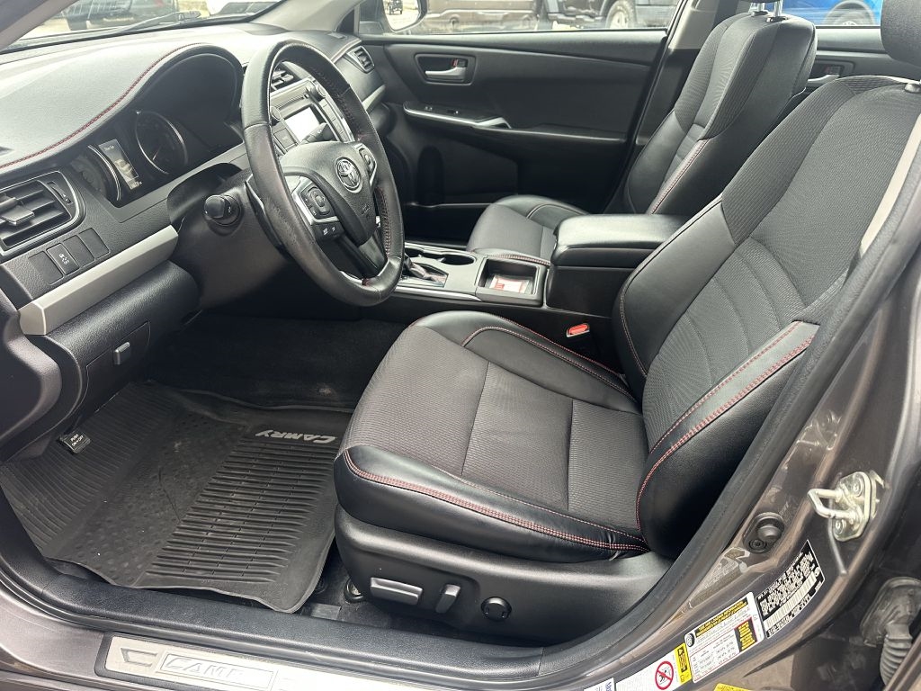 Toyota Camry XLE Auto (Natl) 2017