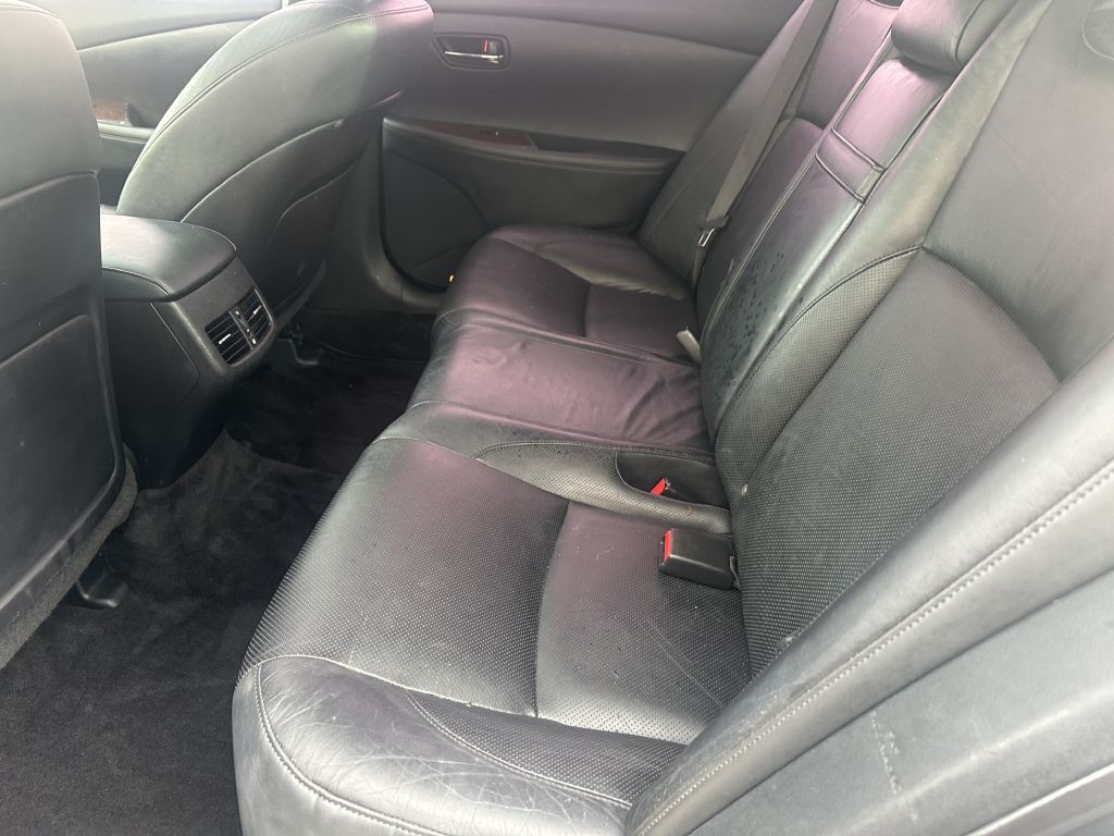 Lexus ES 350 4dr Sdn 2010