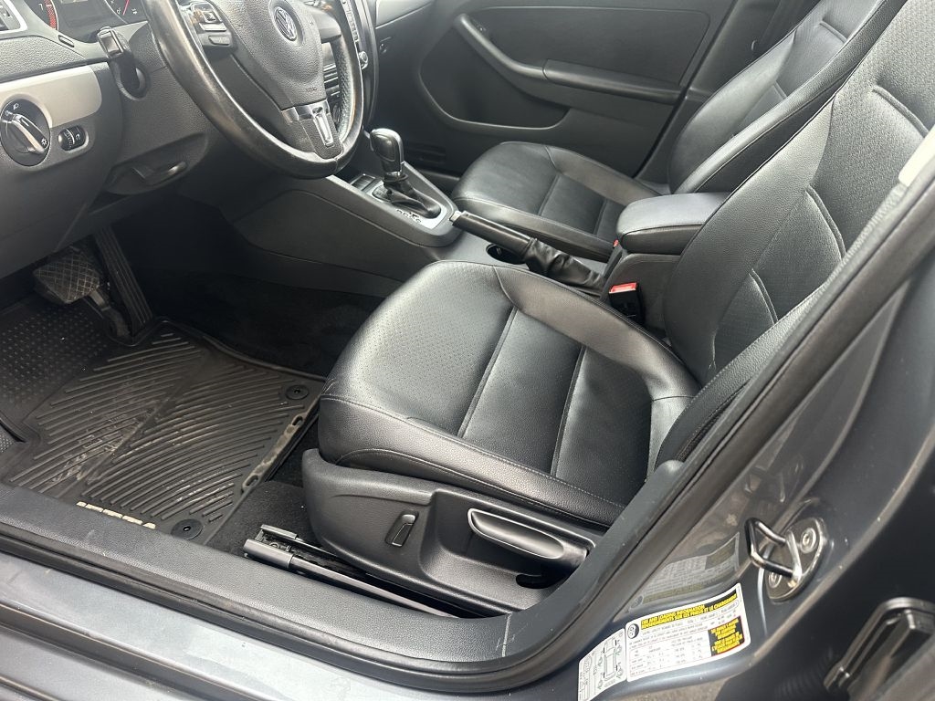 Volkswagen Jetta Sedan 4dr Auto SE PZEV 2014