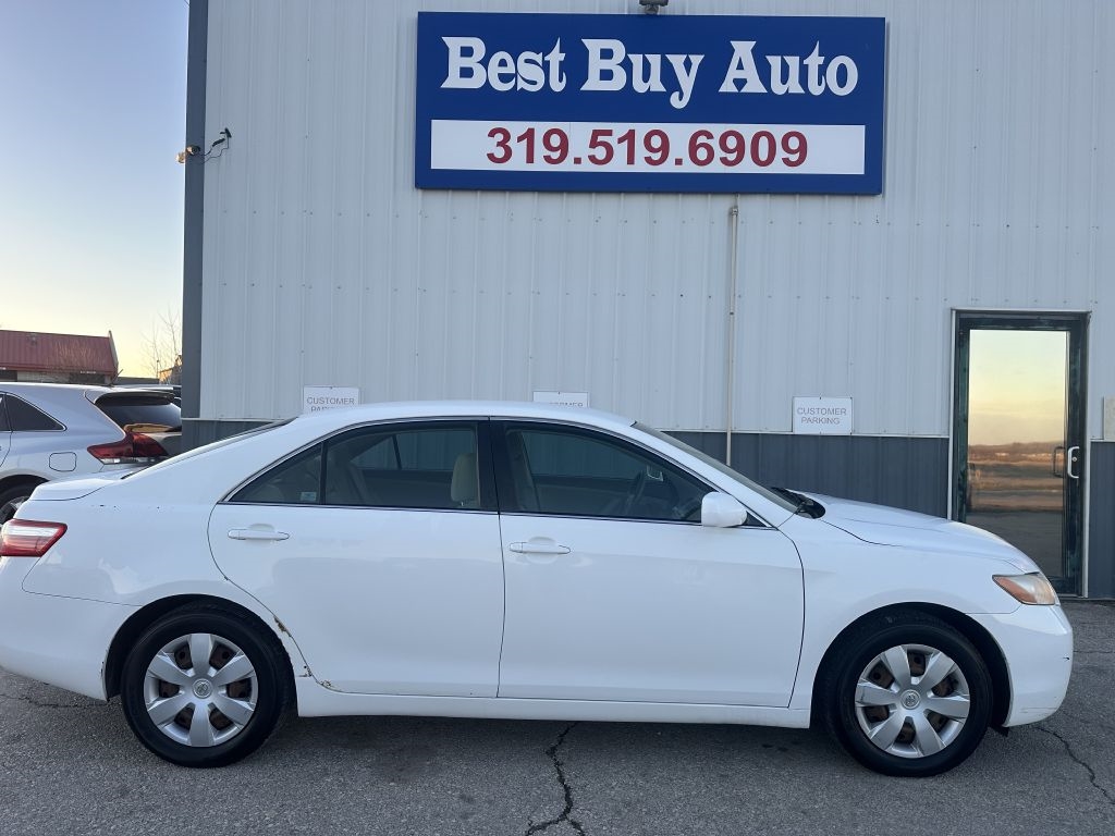 Toyota Camry 4dr Sdn I4 Man (Natl) 2009
