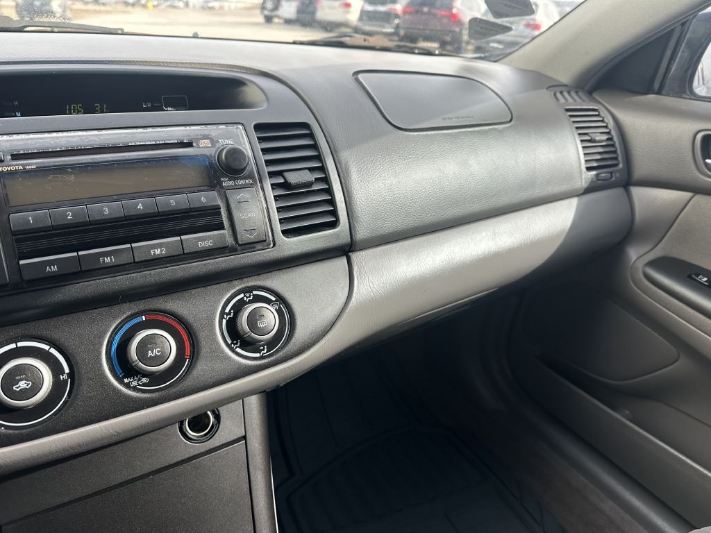 Toyota Camry 4dr Sdn XLE Auto (Natl) 2006