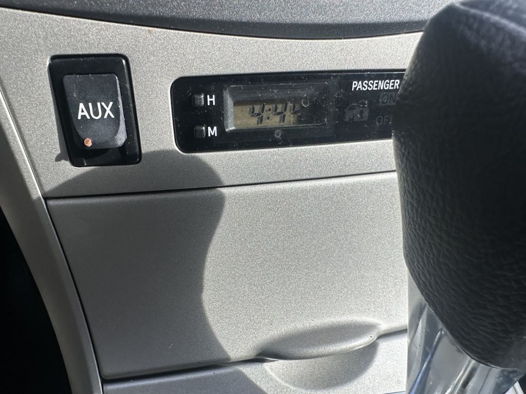 Toyota Corolla 4dr Sdn Man (Natl) 2010