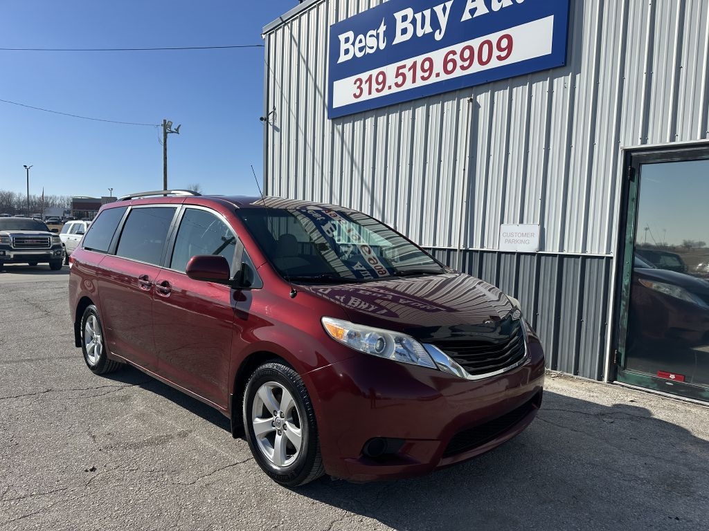 Toyota Sienna 5dr 8-Pass Van V6 LE FWD (Natl) 2014