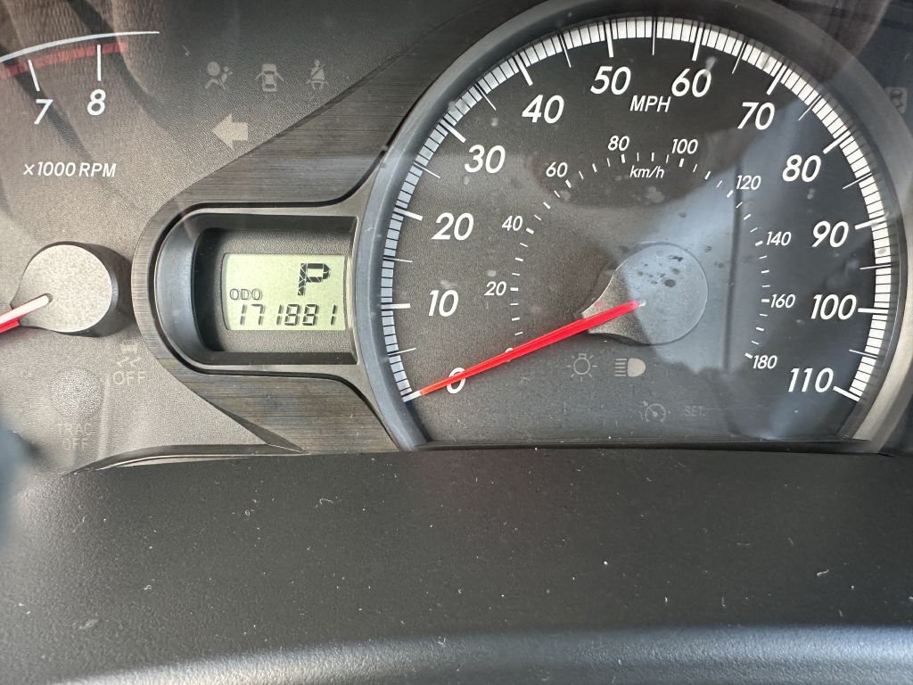 Toyota Sienna 5dr 8-Pass Van V6 LE FWD (Natl) 2014