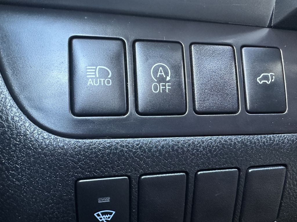 Toyota Highlander LE V6 AWD (Natl) 2019