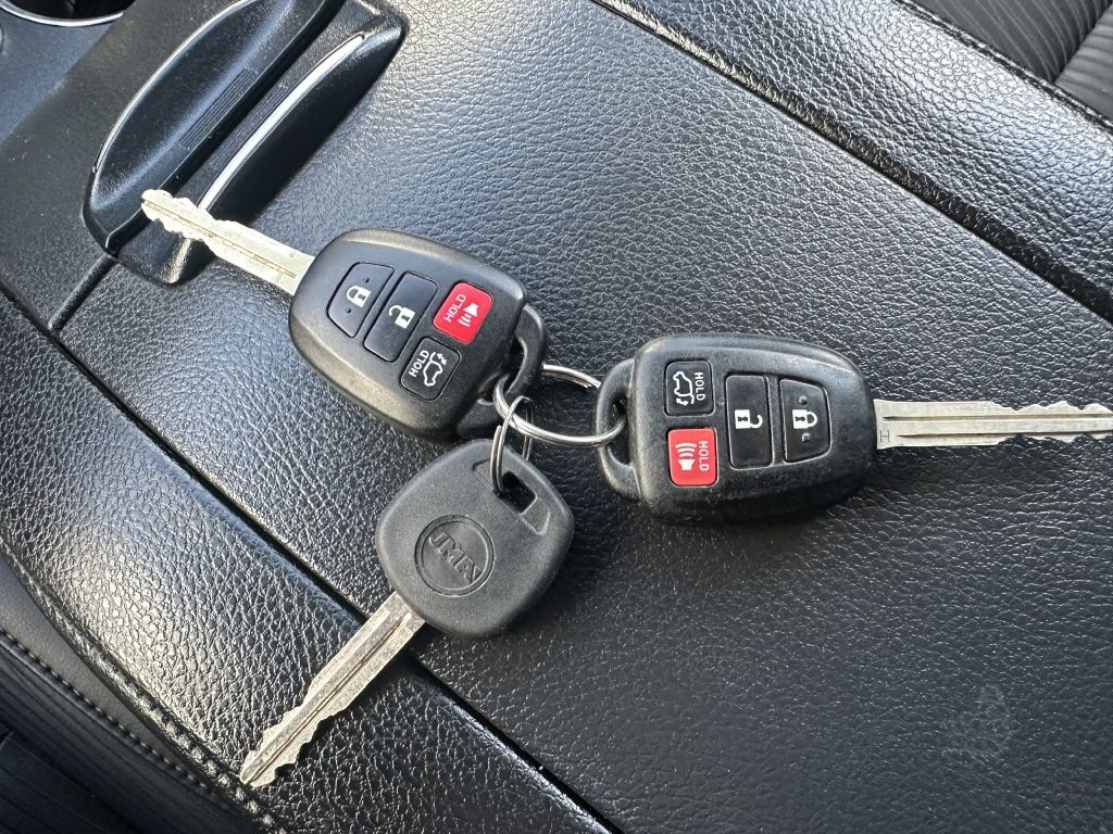 Toyota Highlander LE V6 AWD (Natl) 2019