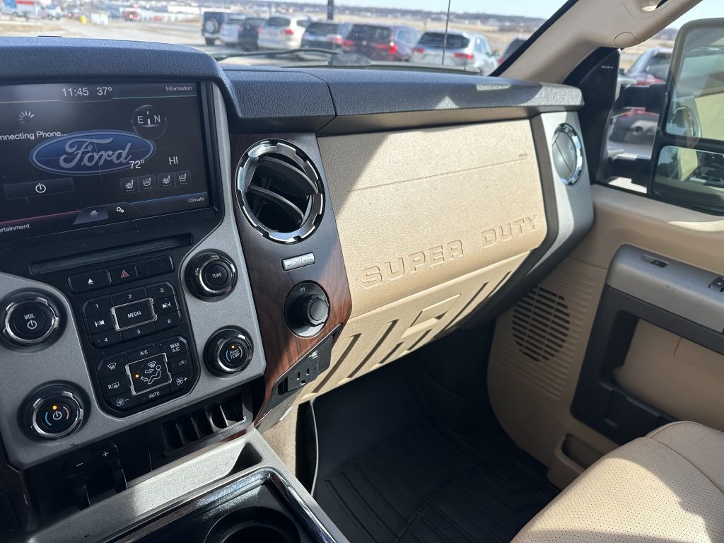 Ford Super Duty F-250 SRW 4WD Crew Cab 172" Platinum 2016