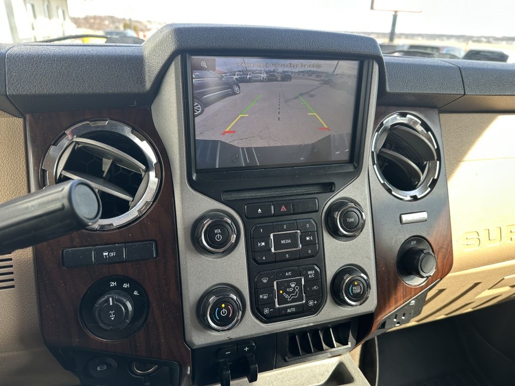 Ford Super Duty F-250 SRW 4WD Crew Cab 172" Platinum 2016