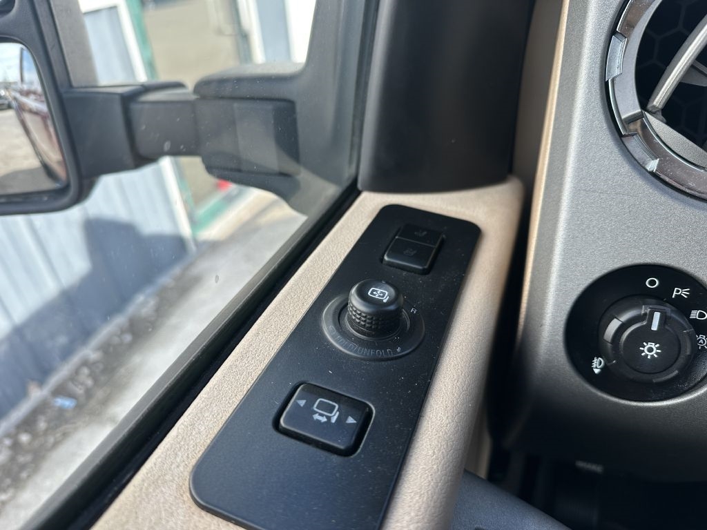 Ford Super Duty F-250 SRW 4WD Crew Cab 172" Platinum 2016