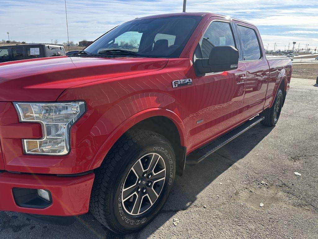 Ford F-150 4WD SuperCrew 157" Lariat w/HD Payload Pkg 2015