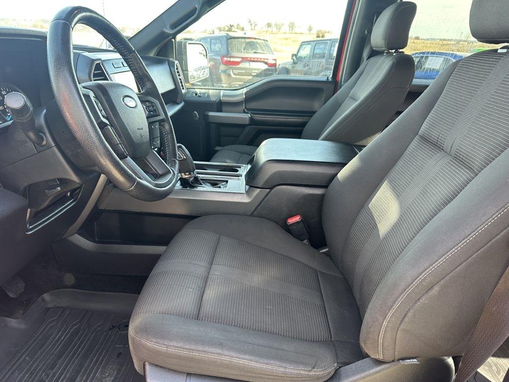 Ford F-150 4WD SuperCrew 157" Lariat w/HD Payload Pkg 2015