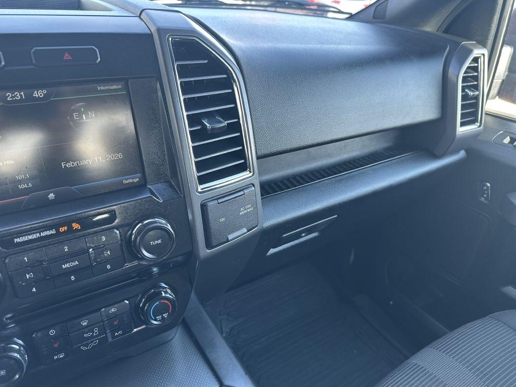 Ford F-150 4WD SuperCrew 157" Lariat w/HD Payload Pkg 2015